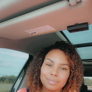 Meet your Posher, Andrea